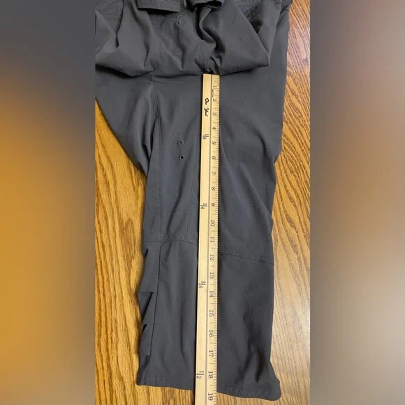 prAna Women's Jasmine Knicker, Belted Adjustable Waist
Gray, Size 10 - Picture 13 of 15